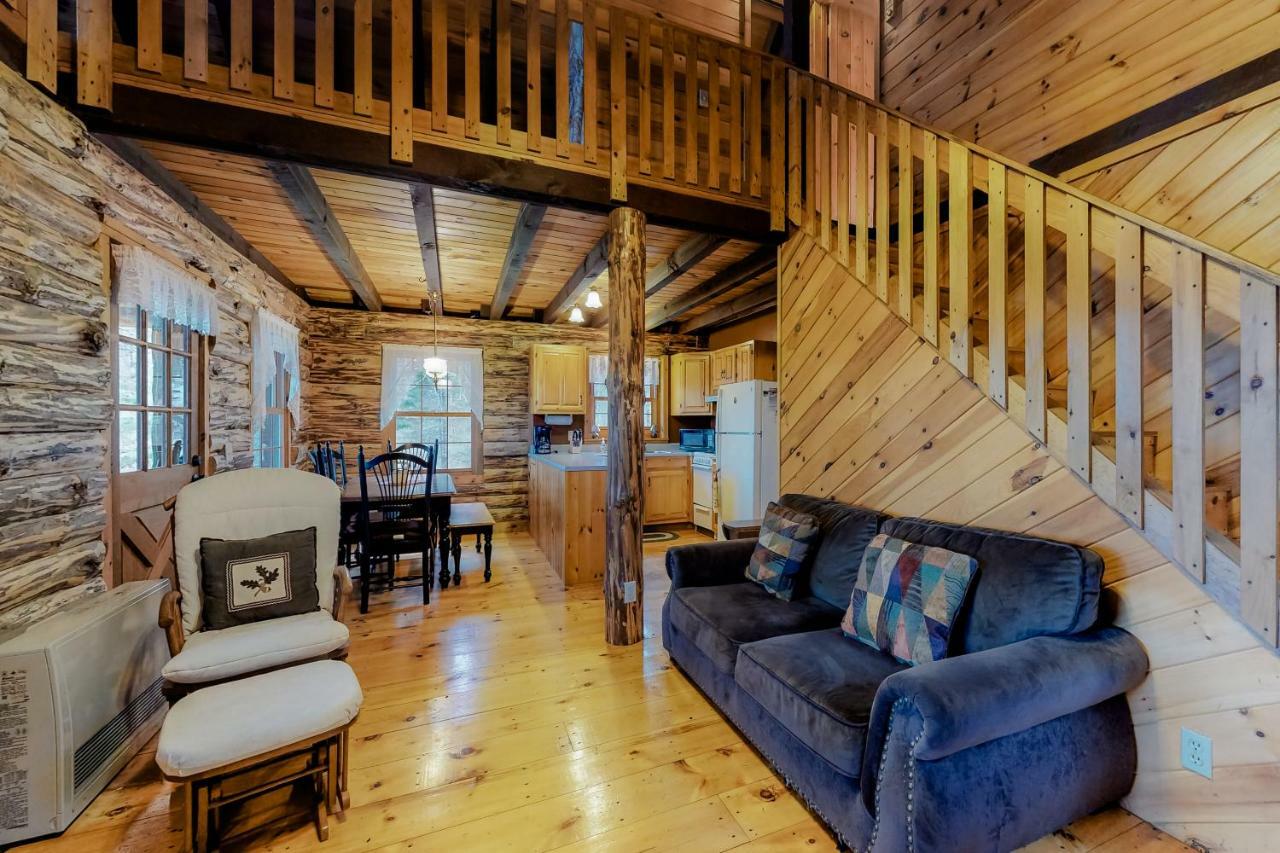 Loon Landing Lodge Greenville Exterior photo