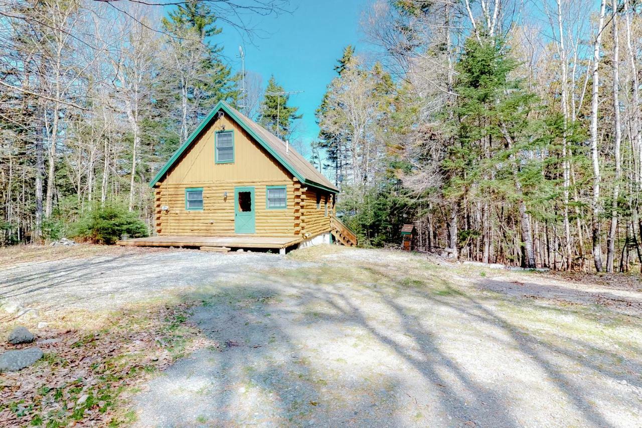 Loon Landing Lodge Greenville Exterior photo